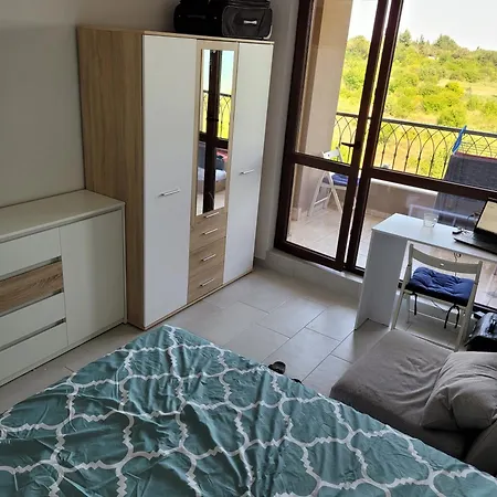 Bayview B32 - 2 Apartment