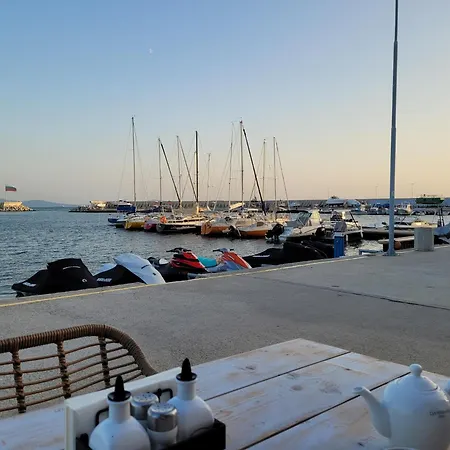 Bayview B32 - 2 Διαμέρισμα