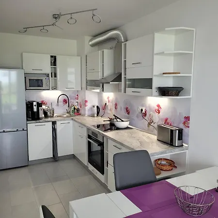 Bayview B32 - 2 Διαμέρισμα *